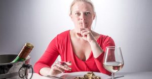 sleep-deprivation-cause-people-to-eat-more-calories